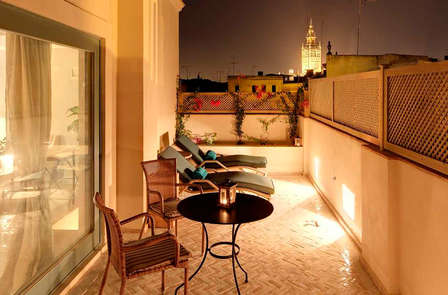 Spécial terrasse: séjour au cœur de Séville et dégustation d'une délicieuse boisson