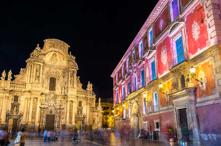 Découvrez la ville de Murcie en famille avec minibar gratuit
