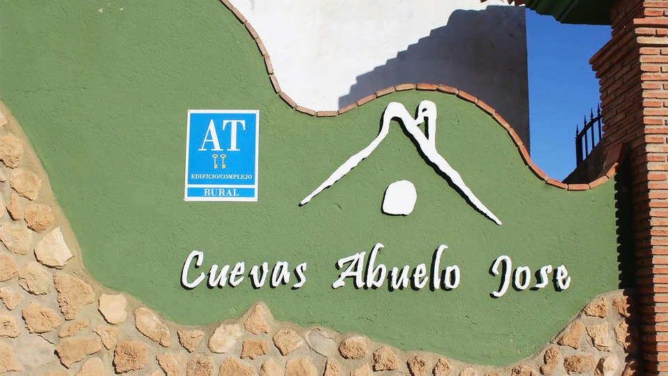 Cuevas Hammam Abuelo José - EDIT_entrance1.jpg