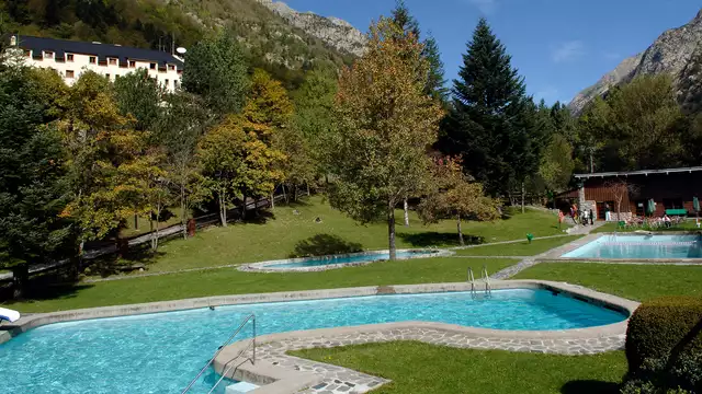 Escapada Relax: habitación superior y termas en un mítico Balneario de Lleida