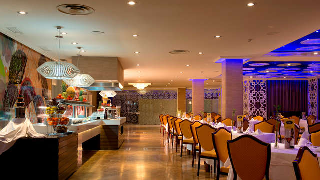 Escapada en media pensión y zona relax con un niño gratis en la Costa Tropical