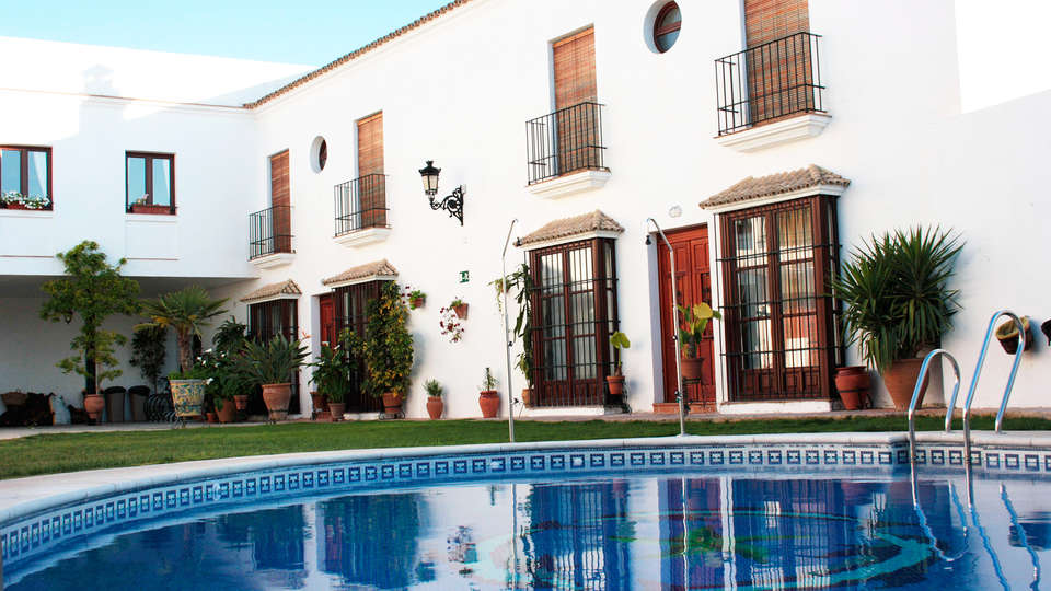 Hacienda Olontigi - EDIT_pool.jpg