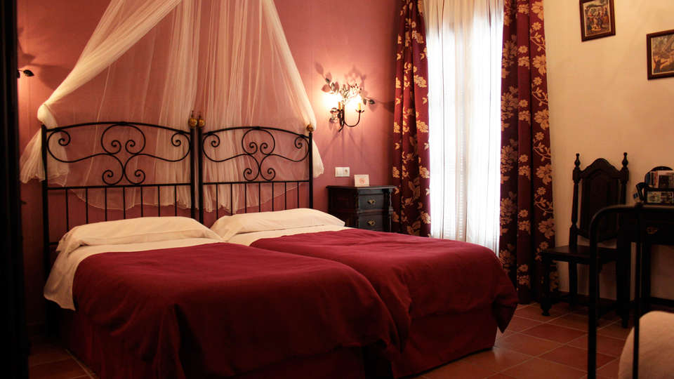 Hacienda Olontigi - EDIT_room1.jpg