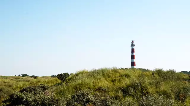 El sol en tu cara en la isla de Frisia Ameland.