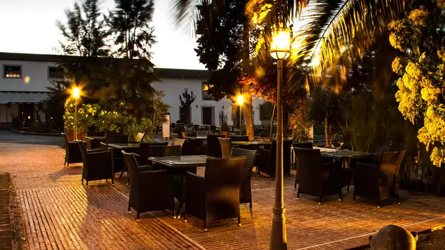 Disfruta de una escapada en una finca rural con piscina exterior y spa