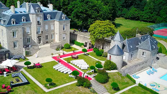 Escapada chic y romántica en Suite con baño de burbujas privado en una mansión bretona.
