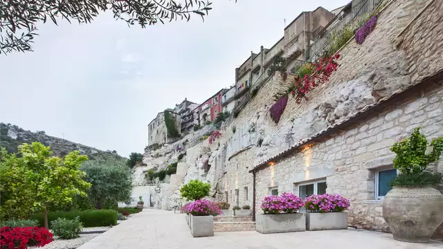 Soggiorno in Junior Suite nel cuore di Ragusa, a 100 metri dal Duomo