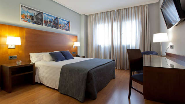 Romanticismo y gastronomía cerca de Madrid con cena y botella de cava