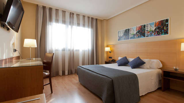 Escapada a 10 minutos del Aeropuerto de Barajas con desayuno y copa de bienvenida