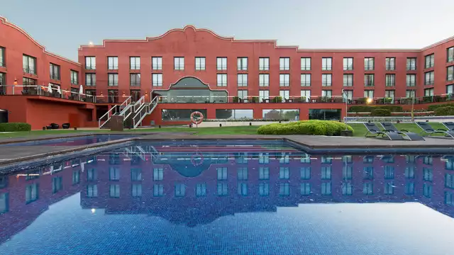 Escapada desconexión en hotel con piscina y cena cerca de Barcelona