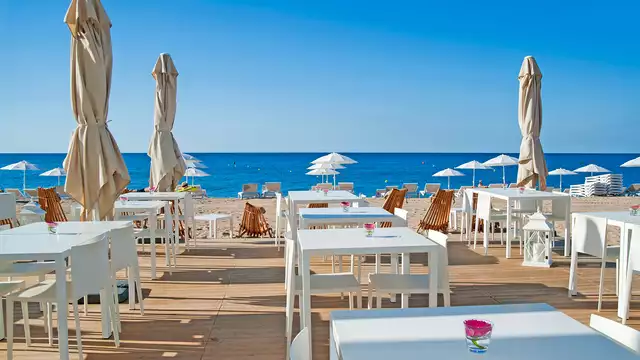 Con mezza pensione e spa sulla Costa Brava a Calella 