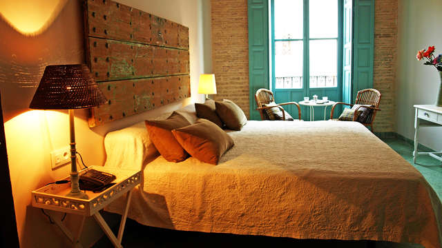 Escapada con encanto y habitación superior en Sevilla
