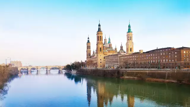 Escapada con desayuno en el corazón de Zaragoza