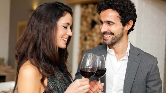 Especial Enamorados: Escapada con botella de cava y Postre del Chef