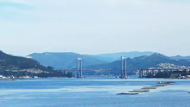 Escapada en el centro de Vigo con el desayuno y parking incluido