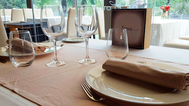 Escapada Romántica con cena , botella de cava y detalle de bienvenida en la habitación