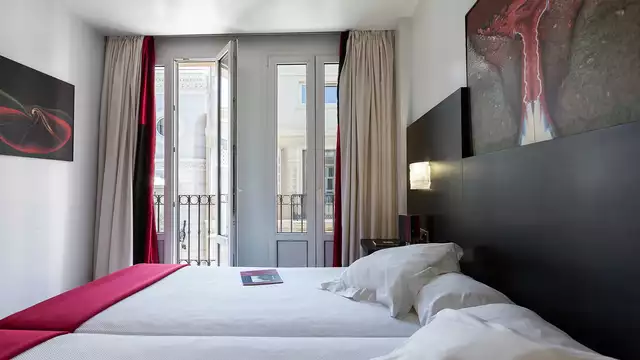 Escapada Romántica con cava en hotel boutique en pleno centro de Málaga