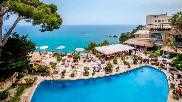 Ontdek de Costa Brava met volpension, spa en aperitief