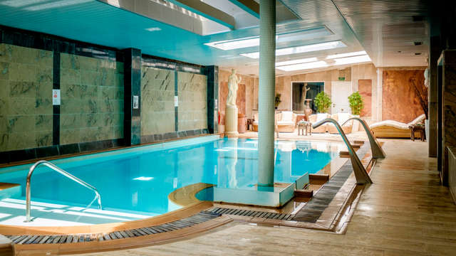 Balcón al Mediterráneo: Relax, pensión completa en habitación superior con vistas al Mar