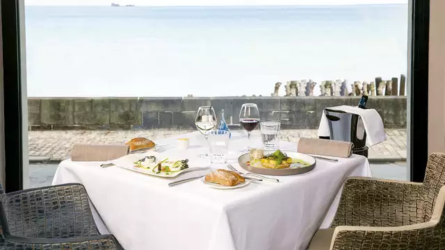 Kom genieten van een ontspannen uitje met diner in het hart van Saint Malo