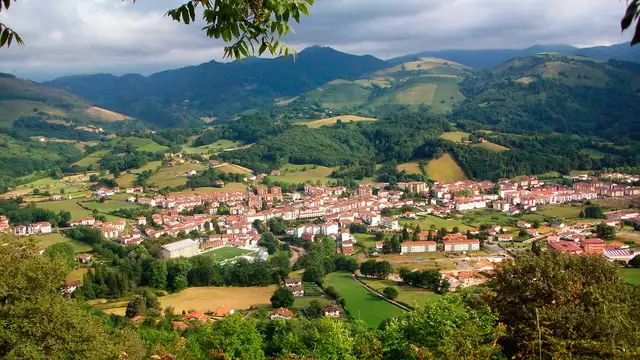 Spécial Été : Escapade avec dîner et piscine dans la nature navarraise (à partir de 2 nuits)