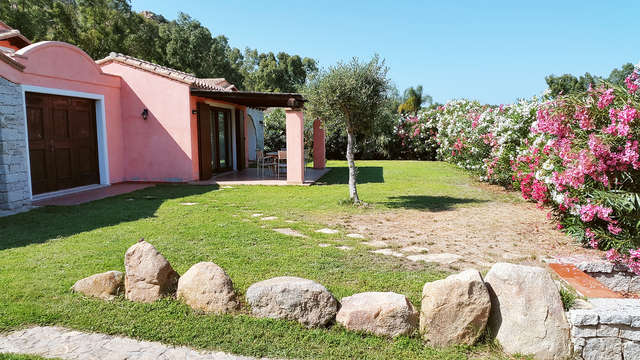 Villa a un paso del mar cristalino de la costa de Cerdeña (7 noches)