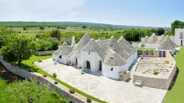 Hotel en Apulia, en Alberobello: en la tierra de los "trulli" un elegante 4*
