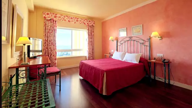 Descubre Sanlúcar de Barrameda en este 4 estrellas con desayuno a pocos minutos de la playa