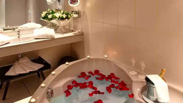 Escapada romántica en Deauville con jacuzzi privado, champán y macarons
