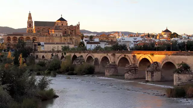 Escapada Romántica en Córdoba junto a la famosa Mezquita