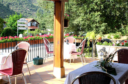 Escapade de charme aux pics d'Europe avec visite de cave et dîner.