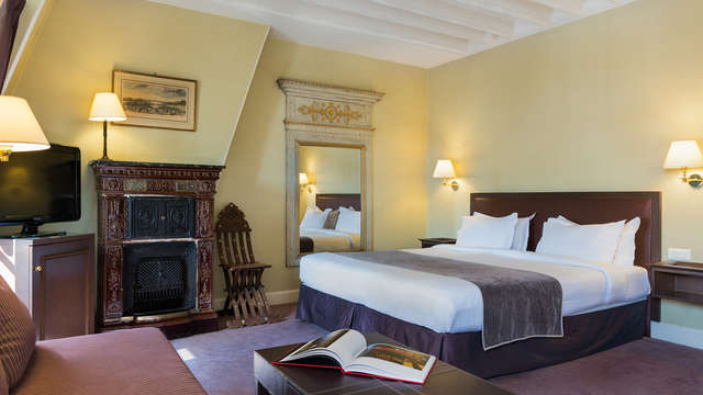 Escapada romántica con champán en París