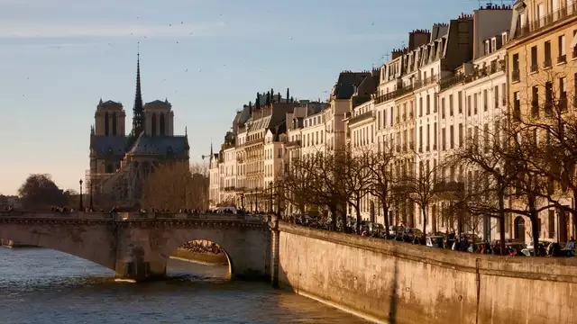 Escapada a pies de las Galerías Lafayette con cena y vistas de la Torre Eiffel