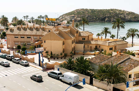 Séjournez face à la Méditerranée dans la baie de Mazarrón