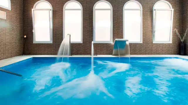 Disfruta de una escapada romántica con circuito termal en el Balneario Vichy Catalán