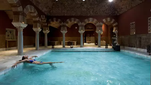 Escapada en Cordoba en hotel 5* con entradas al Hammam Al Ándalus