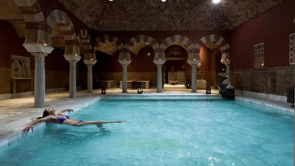 Escapada relax con entrada y masaje al Hammam Al Andalus de Cordoba