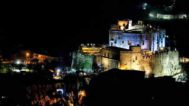 Soggiorno nello storico e rinomato Castello di Limatola