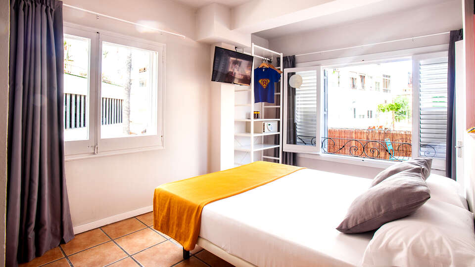 Vacaciones en un encantador hostel en el centro de Ibiza no reembolsable