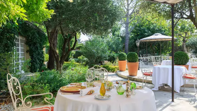 Gastronomisch weekend in een suite met privébubbelbad in een charmant 5-sterrenhotel in de buurt van Avignon