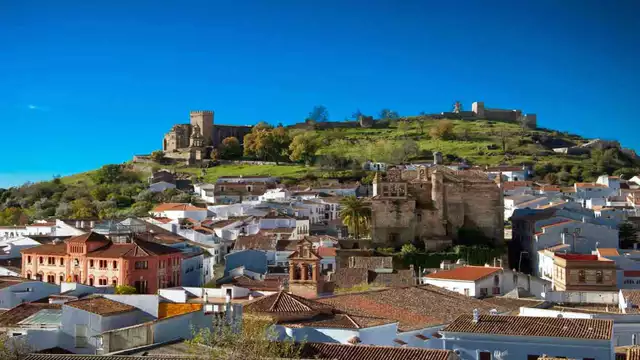 Ontdek de Sierra de Aracena in een kamer met terras, ontbijt en gegarandeerde vroege aankomst