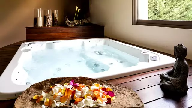 Relajación en Grasse con acceso a sauna y jacuzzi y masaje de 30 minutos