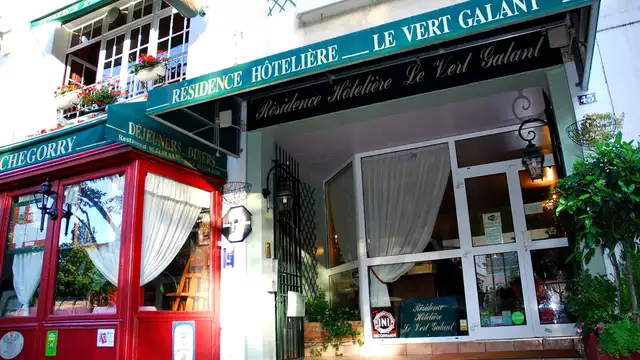 Encanto y cena de 4 platos en París