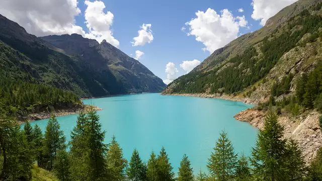 Tra le montagne valdostane ai piedi del Monte Bianco