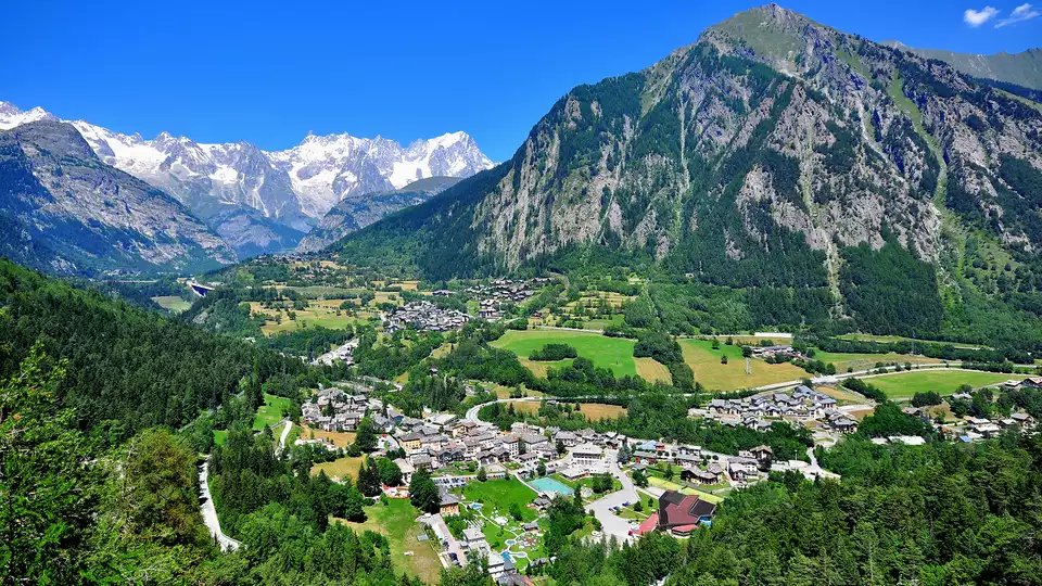 Tra le montagne valdostane ai piedi del Monte Bianco
