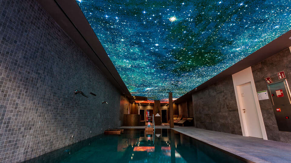 Escapada para dos con cena spa y decoracion romantica en Binefar Inolvidable