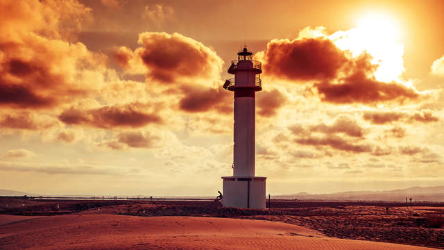 Escapada con crucero en el Delta del Ebro y cena romántica (desde 2 noches)