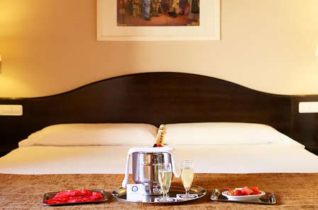 Romantisch uitje in Biar met typisch diner, cava en chocolaatjes