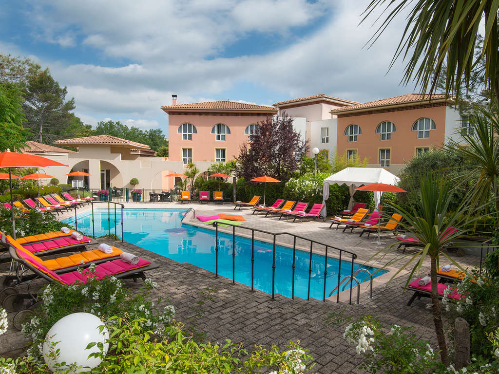 Weekend in de buurt van Antibes inclusief fles champagne - 4* - 1