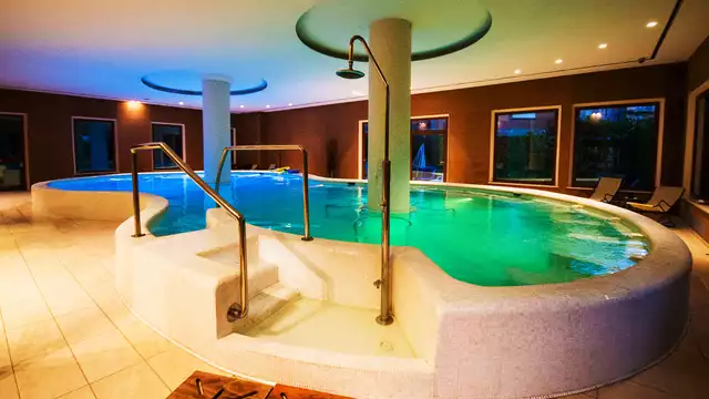 Weekend romantico a Chianciano Terme con degustazione, cena e ingresso al centro benessere